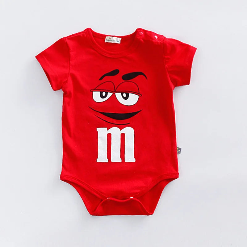 Outfit per bambini colorato di M & M