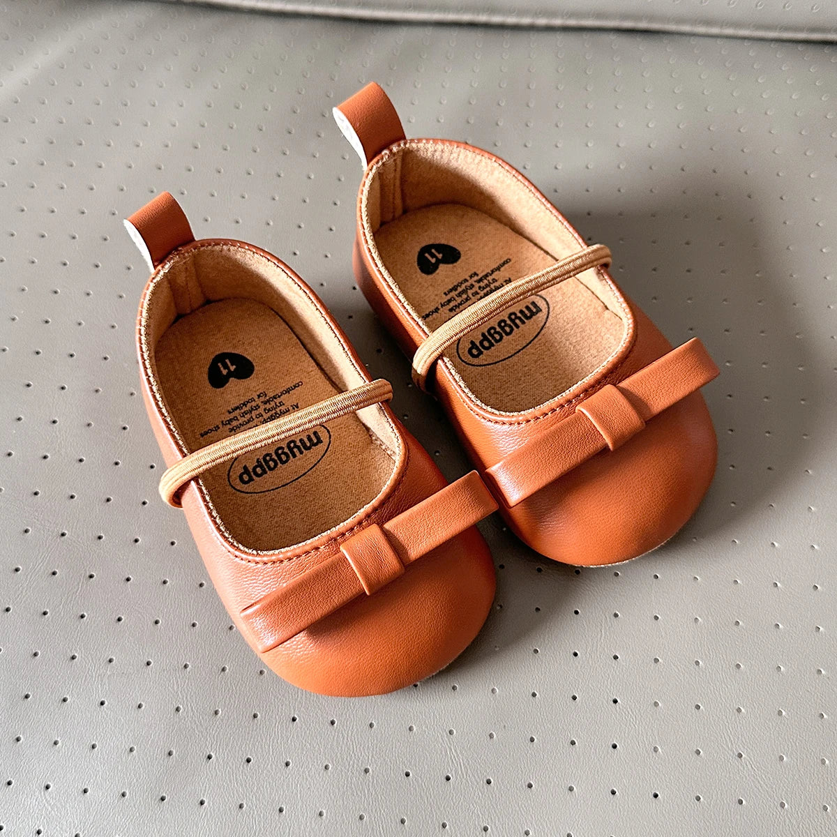 Nuova pelle di scarpe per bambini