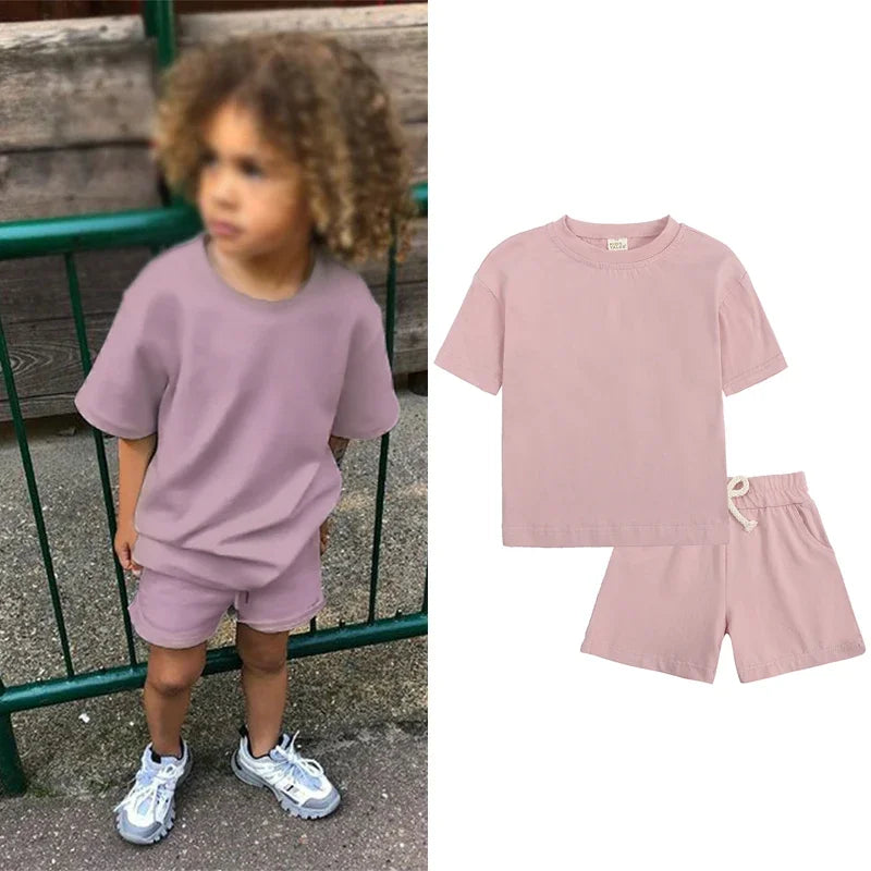 T-shirt casual e pantaloncini per bambini