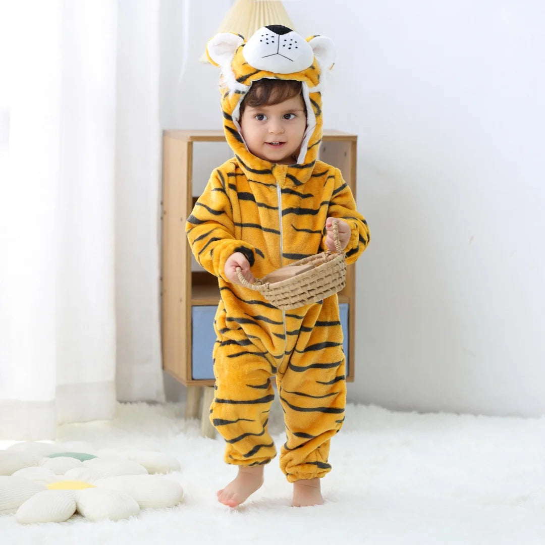 Puscia per bambini in costume da bambino