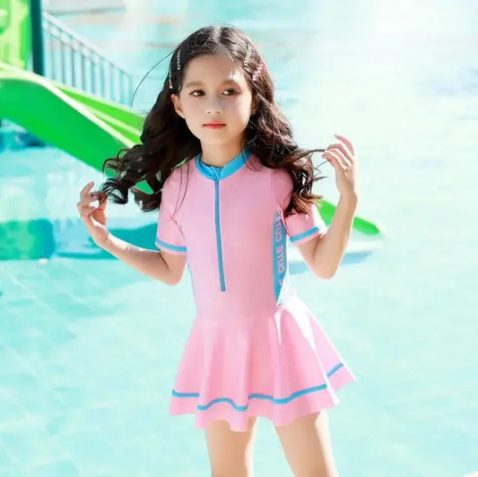 Elegante vestido de traje de baño de niña remolino