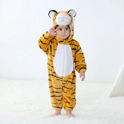 Puscia per bambini in costume da bambino