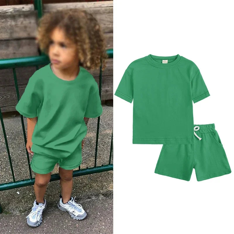 T-shirt casual e pantaloncini per bambini