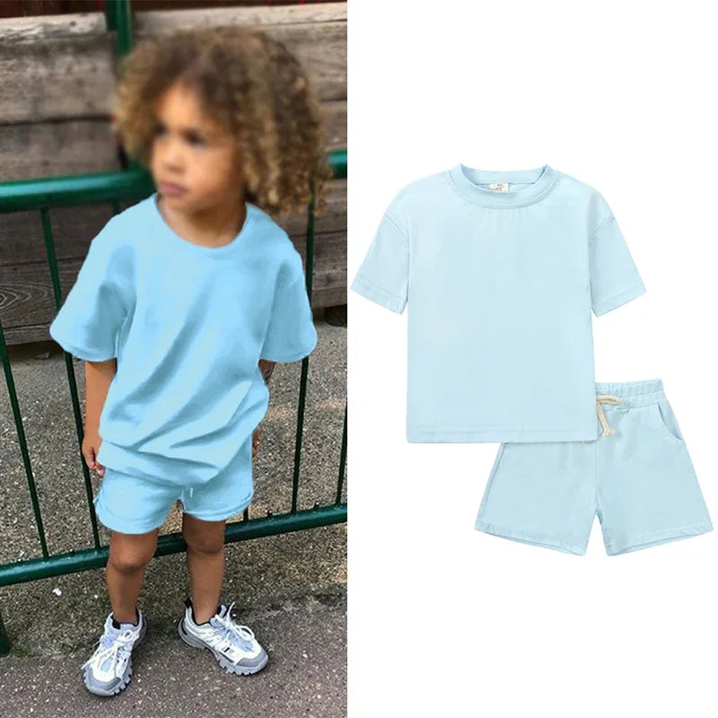 T-shirt casual e pantaloncini per bambini