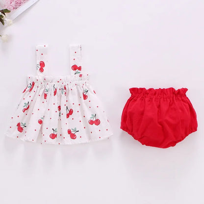 Set de fruta de verano y vestimenta floral 