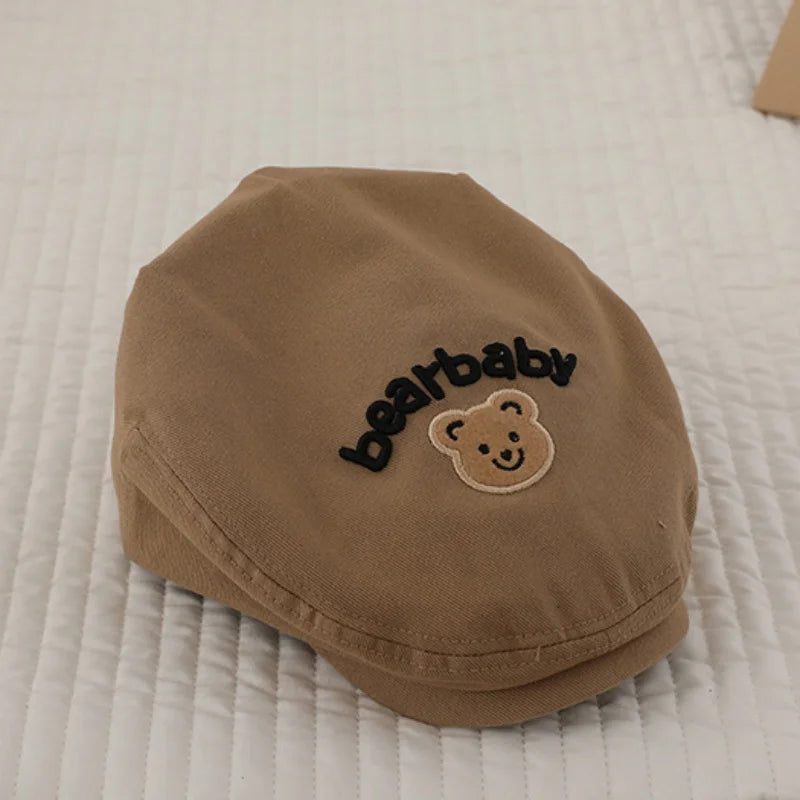 Tapa plana clásica de oso bebé
