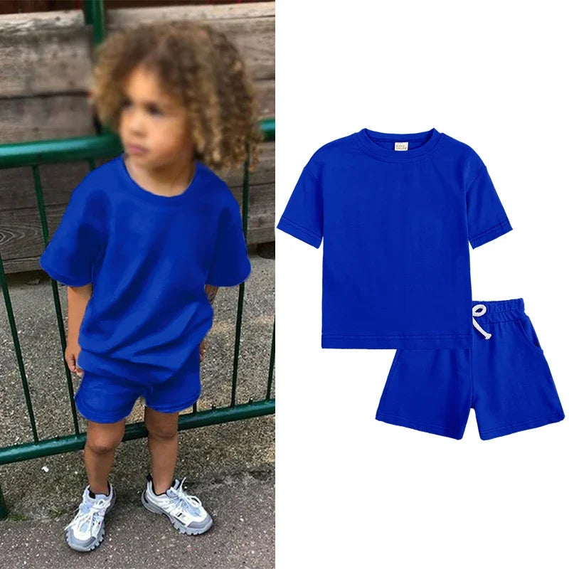 T-shirt casual e pantaloncini per bambini