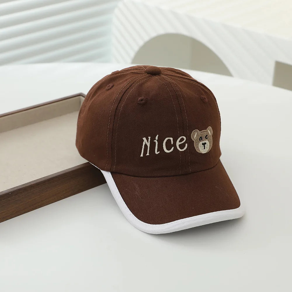 "Mamá + papá = yo" gorra de béisbol para niños
