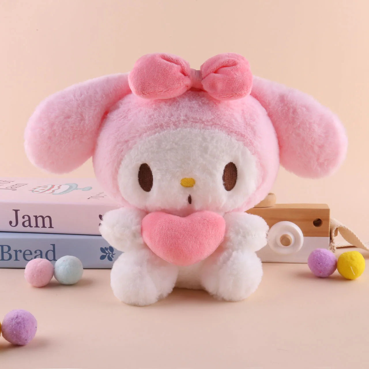 Hello Kitty Plush con cuore rosa