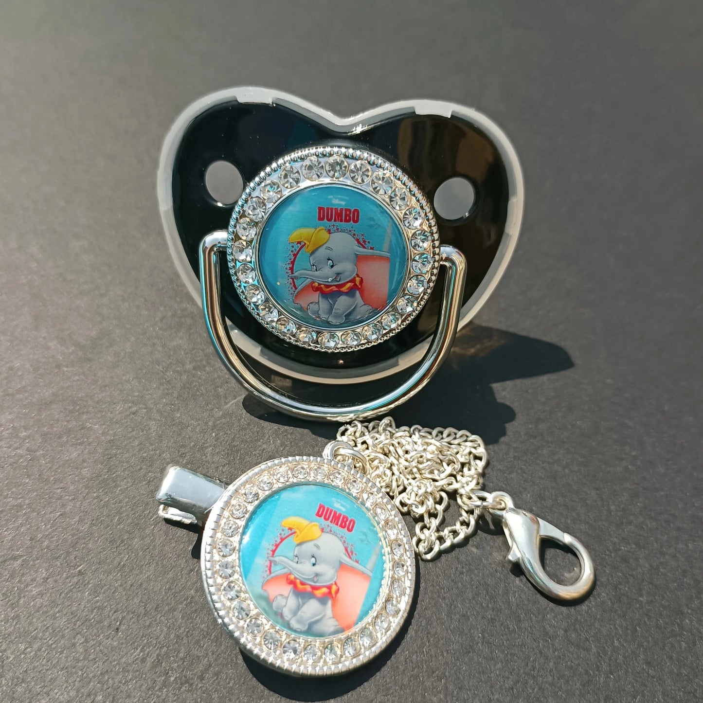 Dumbo Rhinestone Pacificier et chaîne