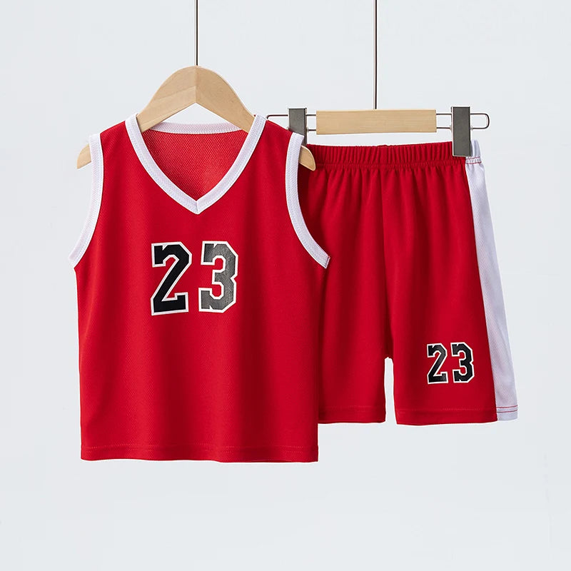 Set di magli e pantaloncini da basket per bambini