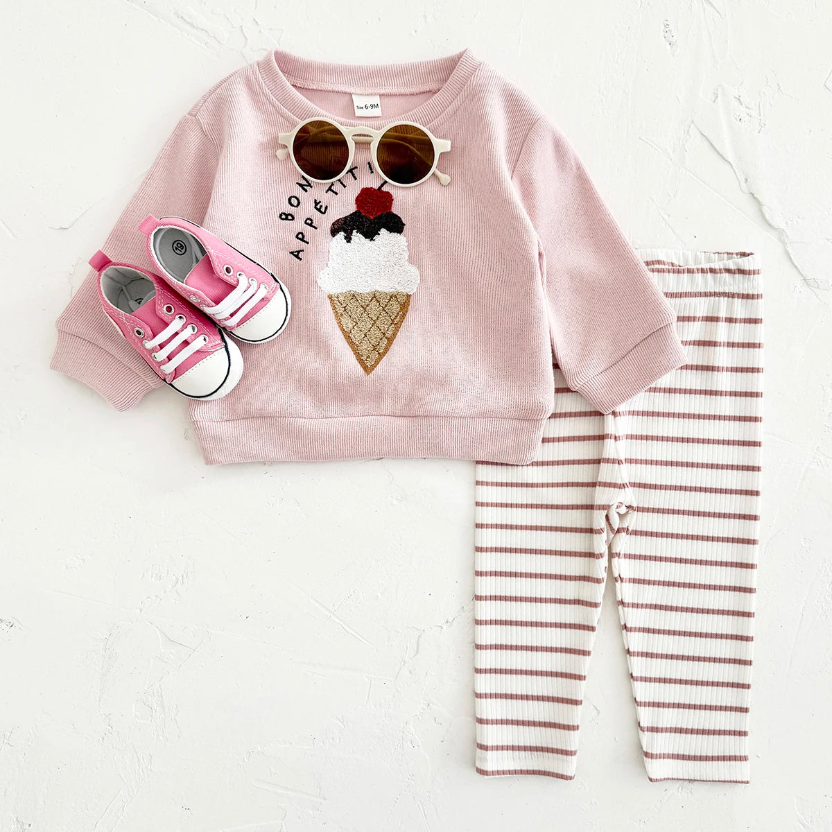 Outfit per bambini ricamato al gelato 