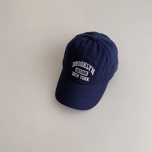 "Mom + papà = me" Cappellino da baseball per bambini