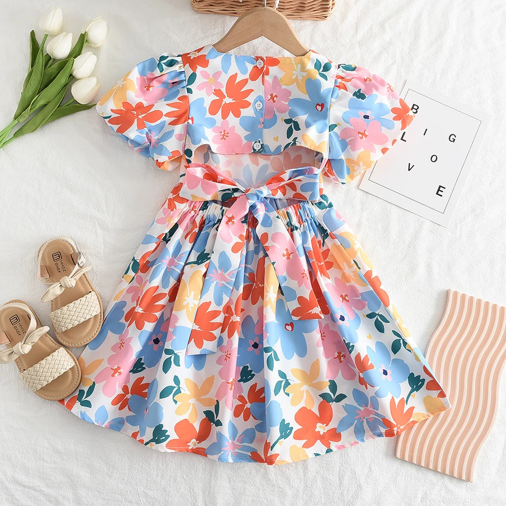 Robe de découpe de fleur colorée