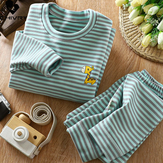 Set di pigiama a strisce di comfort