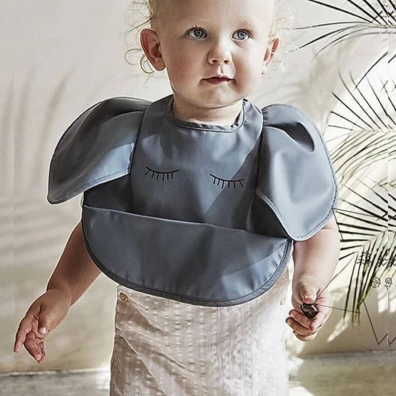 Eleganti bavaglini in silicone con maniche arruffate