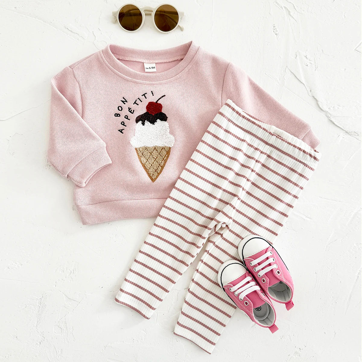 Outfit per bambini ricamato al gelato 