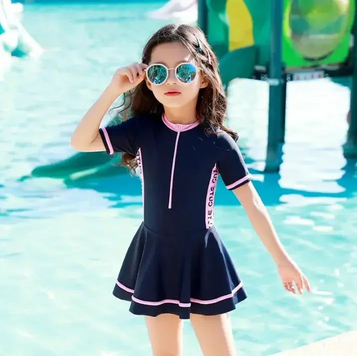 Elegante vestito da bagno a gironi vortici