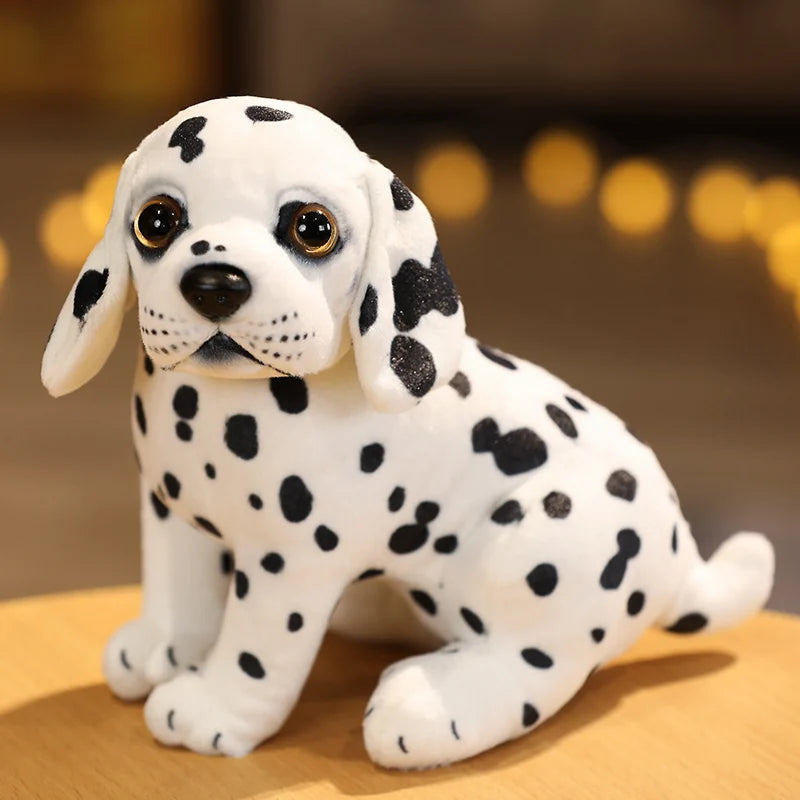 Giocattolo di peluche di carlino realistico