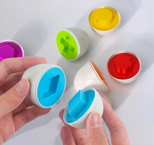 Juguete de huevo a juego de Pascua