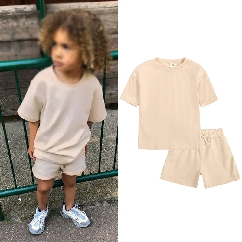 T-shirt casual e pantaloncini per bambini
