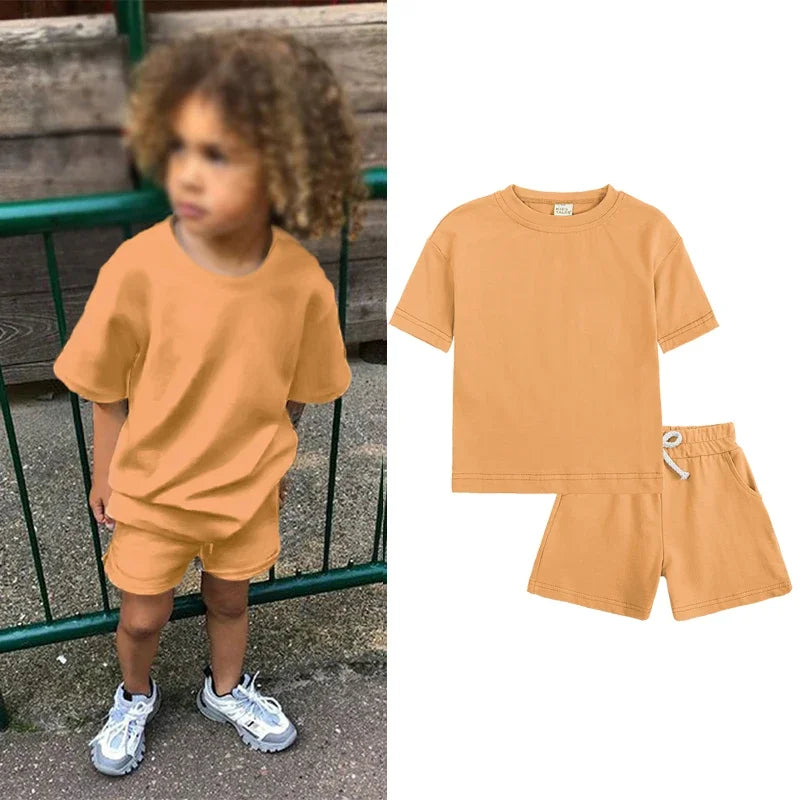 T-shirt casual e pantaloncini per bambini