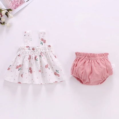 Set de fruta de verano y vestimenta floral 