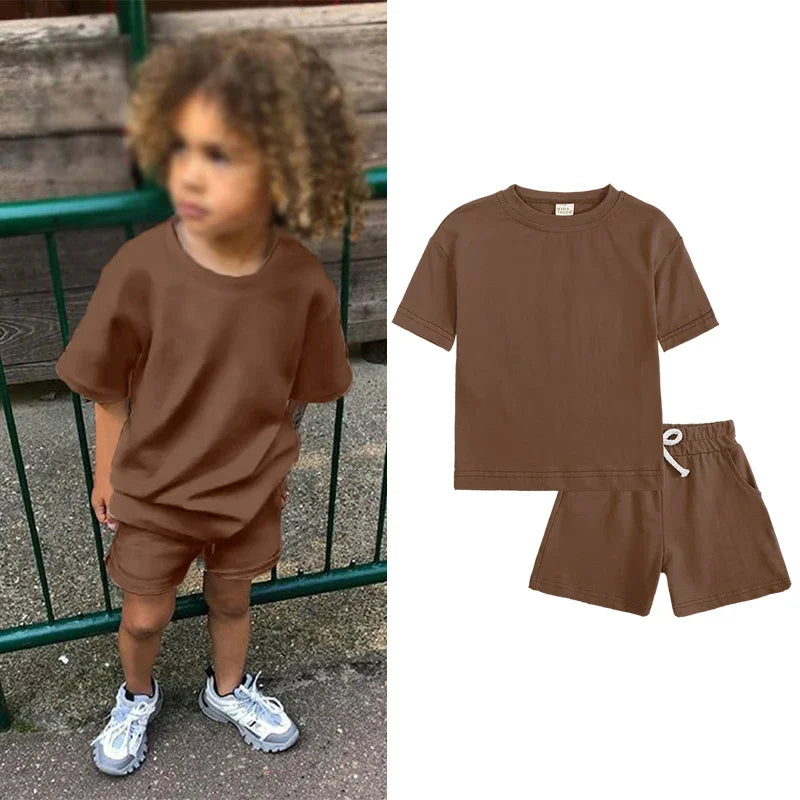 T-shirt casual e pantaloncini per bambini